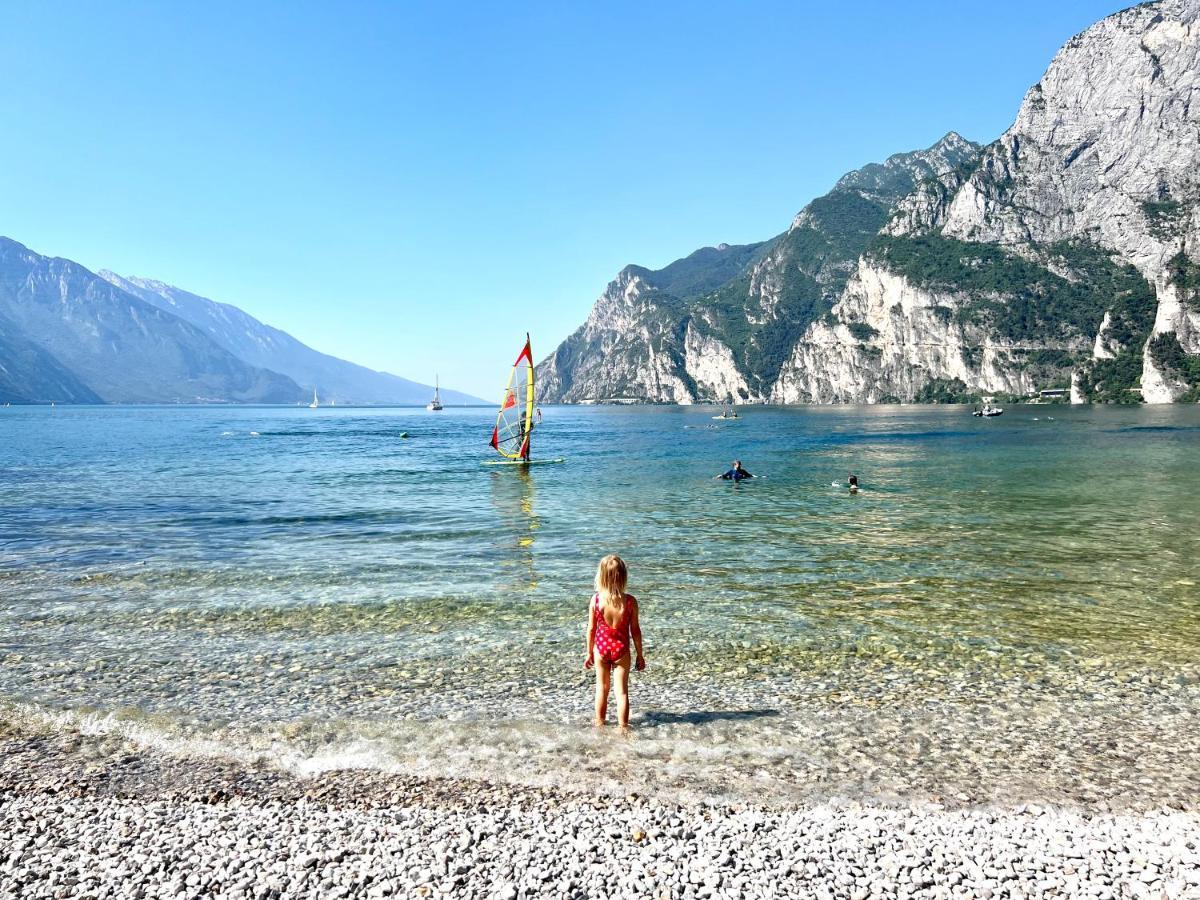 G-House Modernes Apartment Mit Tollem Ausblick Riva del Garda Exteriör bild